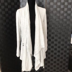 NEW⭐️G.H Bass & Co. Soft Grey Size M front tie Cardigan 🩶